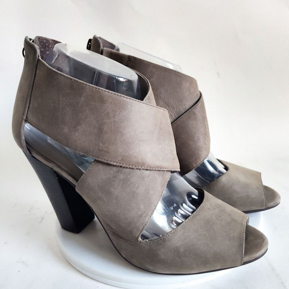 Shoestock Sandals Brazilian Leather Size 9 Block Heel Strappy Wrap Cement Gray